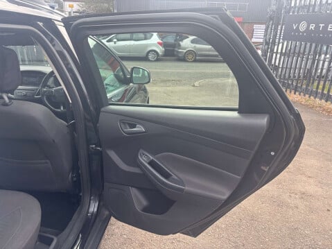 Ford Focus 1.6 Focus Titanium TDCI 5dr 37