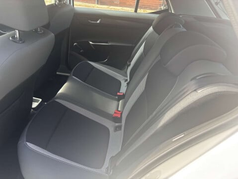 Skoda Fabia 1.2 Fabia Colour Edition TSI 5dr 27