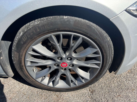 Jaguar XF 2.2 XF R-Sport D Auto 4dr 19