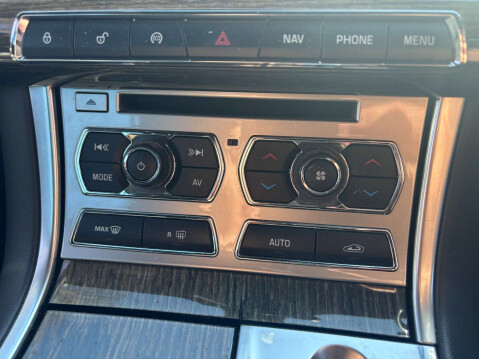 Jaguar XF 2.2 XF R-Sport D Auto 4dr 36
