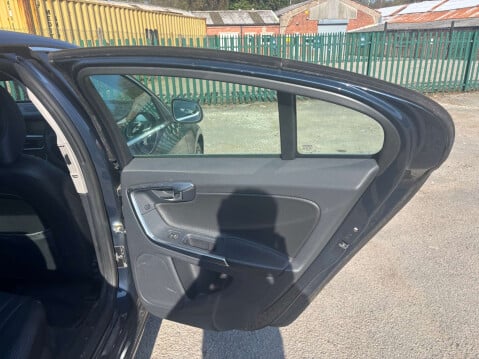 Volvo S60 2.0 S60 SE T5 4dr 29