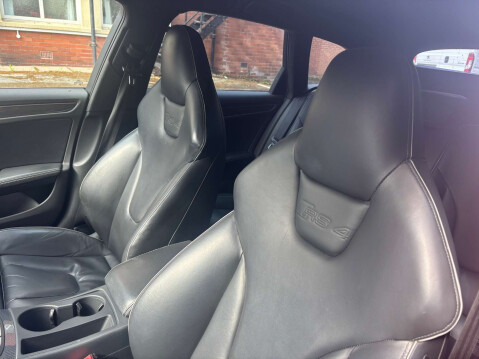 Audi A4 4.2 RS 4 FSI Quattro Auto 4WD 5dr 32