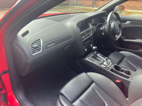 Audi A4 4.2 RS 4 FSI Quattro Auto 4WD 5dr 33