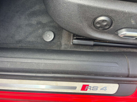 Audi A4 4.2 RS 4 FSI Quattro Auto 4WD 5dr 38