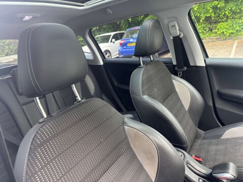 Peugeot 2008 1.5 2008 Allure Premium Blue HDi 5dr 31