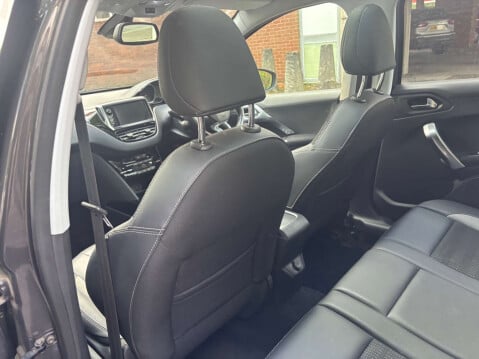 Peugeot 2008 1.5 2008 Allure Premium Blue HDi 5dr 33