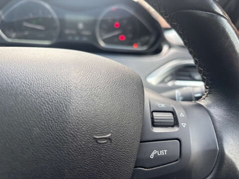 Peugeot 2008 1.5 2008 Allure Premium Blue HDi 5dr 43