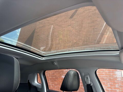 Peugeot 2008 1.5 2008 Allure Premium Blue HDi 5dr 27