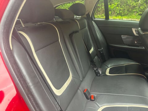 Jaguar XF 2.2 XF Portfolio Sportbrake D Auto 5dr 33