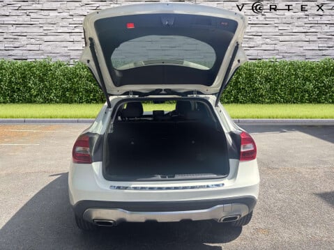 Mercedes-Benz GLA 1.6 GLA 200 Sport 5dr 8