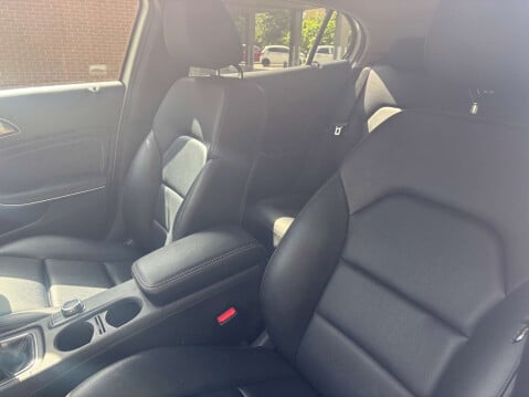 Mercedes-Benz GLA 1.6 GLA 200 Sport 5dr 31