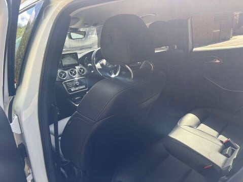 Mercedes-Benz GLA 1.6 GLA 200 Sport 5dr 35