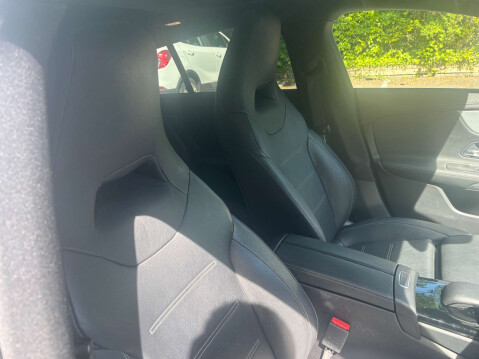 Mercedes-Benz CLA Class 2.0 CLA 220 AMG Line Premium+ D Auto 5dr 29
