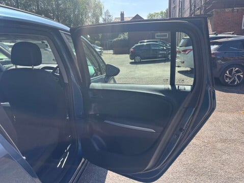 Vauxhall Zafira 2.0 Zafira Tourer Exclusive CDTi Auto 5dr 12