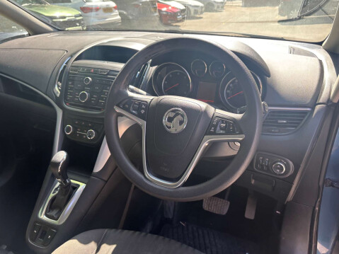 Vauxhall Zafira 2.0 Zafira Tourer Exclusive CDTi Auto 5dr 27