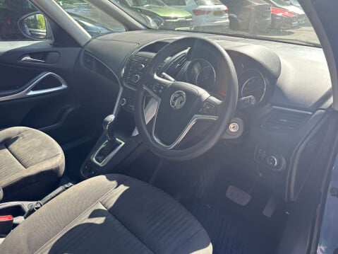 Vauxhall Zafira 2.0 Zafira Tourer Exclusive CDTi Auto 5dr 33