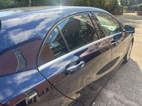 Mercedes-Benz A Class 2.1 A 200 D Sport Auto 5dr 17