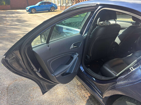 Mercedes-Benz A Class 2.1 A 200 D Sport Auto 5dr 19