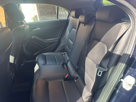 Mercedes-Benz A Class 2.1 A 200 D Sport Auto 5dr 29