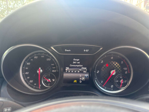 Mercedes-Benz A Class 2.1 A 200 D Sport Auto 5dr 32