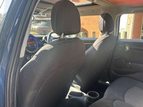 Mini Hatch 1.5 Cooper 5dr 42