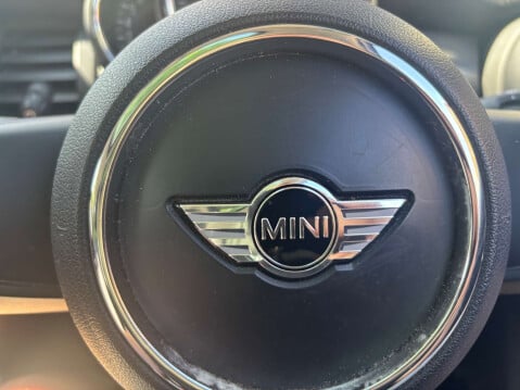 Mini Hatch 1.5 Cooper 5dr 21