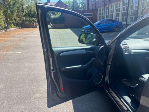 Audi Q5 2.0 Q5 S Line TFSI Quattro 4WD 5dr 37