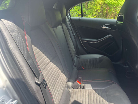 Mercedes-Benz A Class 2.1 A 200 D AMG Line Auto 5dr 39