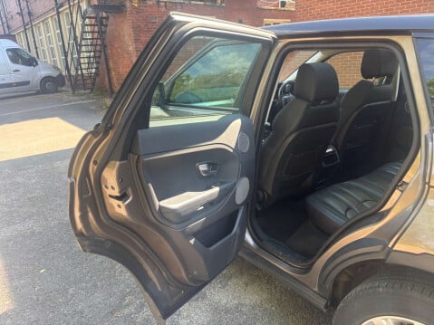 Land Rover Range Rover Evoque 2.2 Range Rover Evoque Pure Tech SD4 4WD 5dr 23