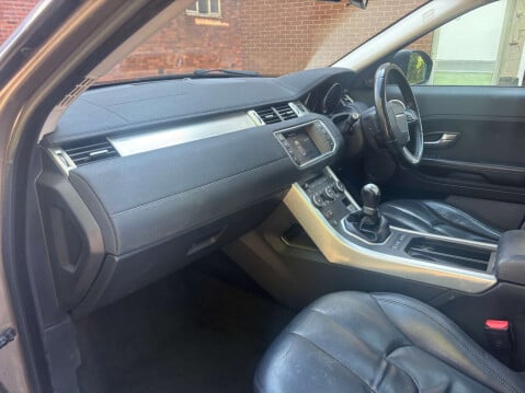 Land Rover Range Rover Evoque 2.2 Range Rover Evoque Pure Tech SD4 4WD 5dr 28