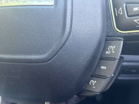 Land Rover Range Rover Evoque 2.2 Range Rover Evoque Pure Tech SD4 4WD 5dr 40