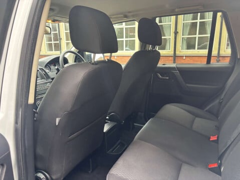 Land Rover Freelander 2.2 Freelander Black & White TD4 Auto 4WD 5dr 42