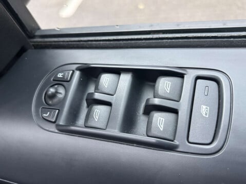 Land Rover Freelander 2.2 Freelander Black & White TD4 Auto 4WD 5dr 50