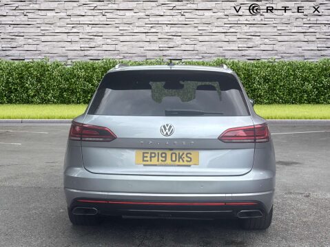 Volkswagen Touareg 3.0 Touareg V6 R-Line Tech TDI Auto 4WD 5dr 7