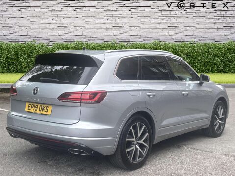 Volkswagen Touareg 3.0 Touareg V6 R-Line Tech TDI Auto 4WD 5dr 8