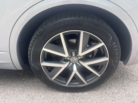 Volkswagen Touareg 3.0 Touareg V6 R-Line Tech TDI Auto 4WD 5dr 19