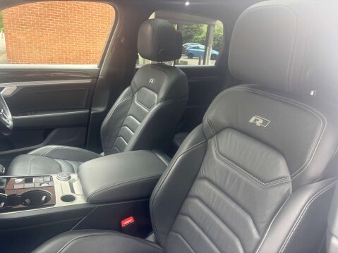 Volkswagen Touareg 3.0 Touareg V6 R-Line Tech TDI Auto 4WD 5dr 30