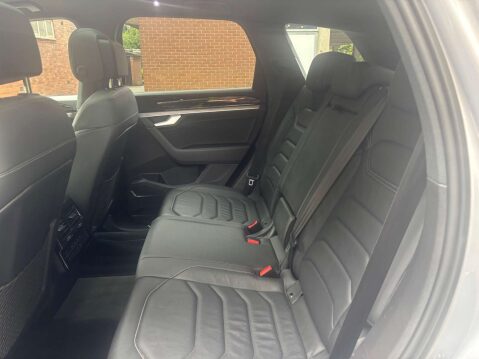 Volkswagen Touareg 3.0 Touareg V6 R-Line Tech TDI Auto 4WD 5dr 32