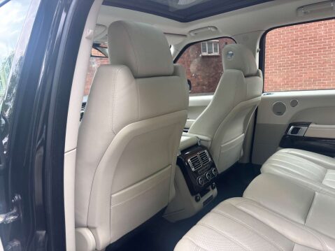 Land Rover Range Rover 3.0 Range Rover Vogue TDV6 Auto 4WD 5dr 29