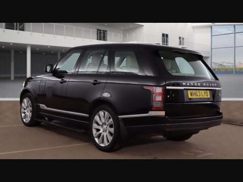Land Rover Range Rover 3.0 Range Rover Vogue TDV6 Auto 4WD 5dr 3