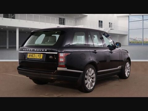 Land Rover Range Rover 3.0 Range Rover Vogue TDV6 Auto 4WD 5dr 4