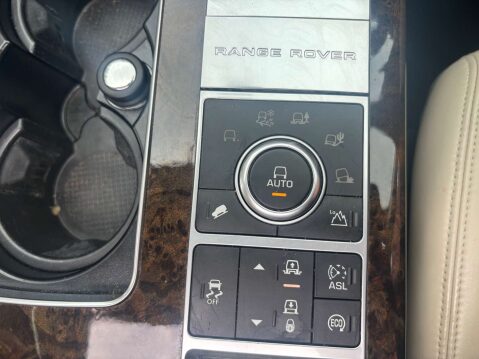 Land Rover Range Rover 3.0 Range Rover Vogue TDV6 Auto 4WD 5dr 48