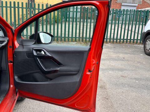 Peugeot 208 1.2 208 Active Design Menthol 5dr 14