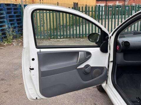 Toyota Aygo 1.0 Aygo Go VVT-i 3dr 25
