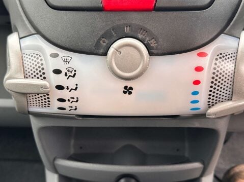 Toyota Aygo 1.0 Aygo Go VVT-i 3dr 28