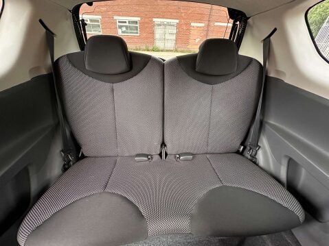 Toyota Aygo 1.0 Aygo Go VVT-i 3dr 29