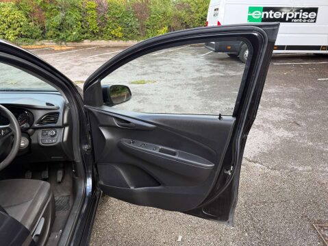Vauxhall Viva 1.0 Viva SE AC 5dr 27