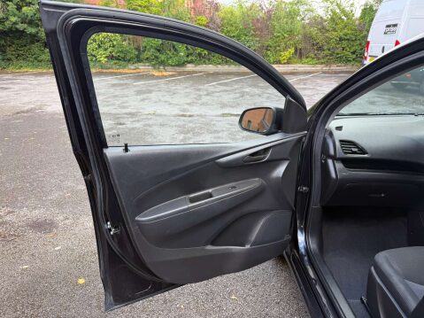 Vauxhall Viva 1.0 Viva SE AC 5dr 29