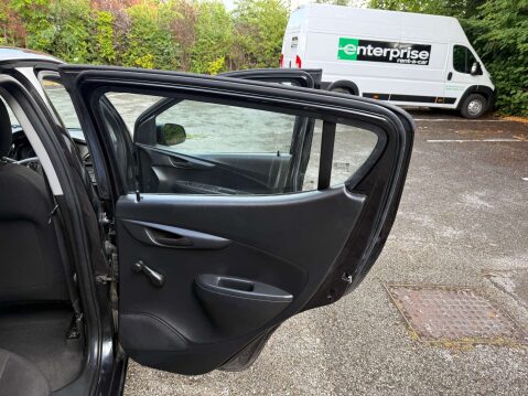 Vauxhall Viva 1.0 Viva SE AC 5dr 28