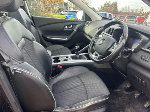 Renault Kadjar 1.2 TCe Signature Nav Euro 6 (s/s) 5dr 9